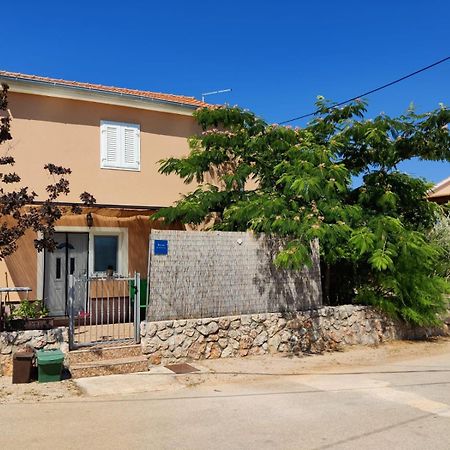 Apartman Kristina Vrbnik Ngoại thất bức ảnh