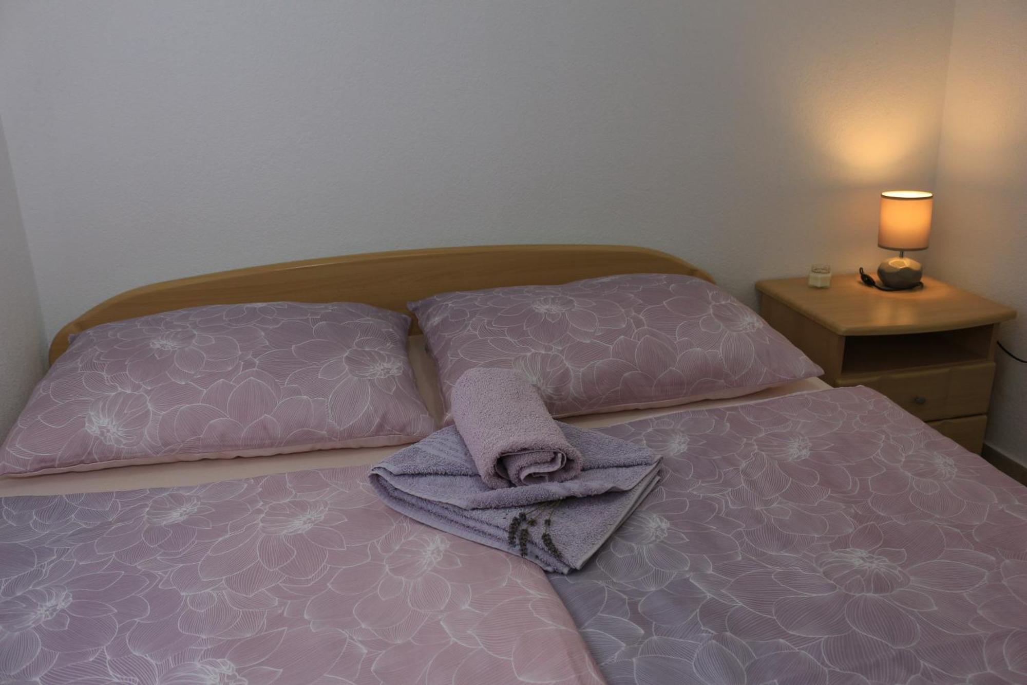 Apartman Kristina Vrbnik Ngoại thất bức ảnh