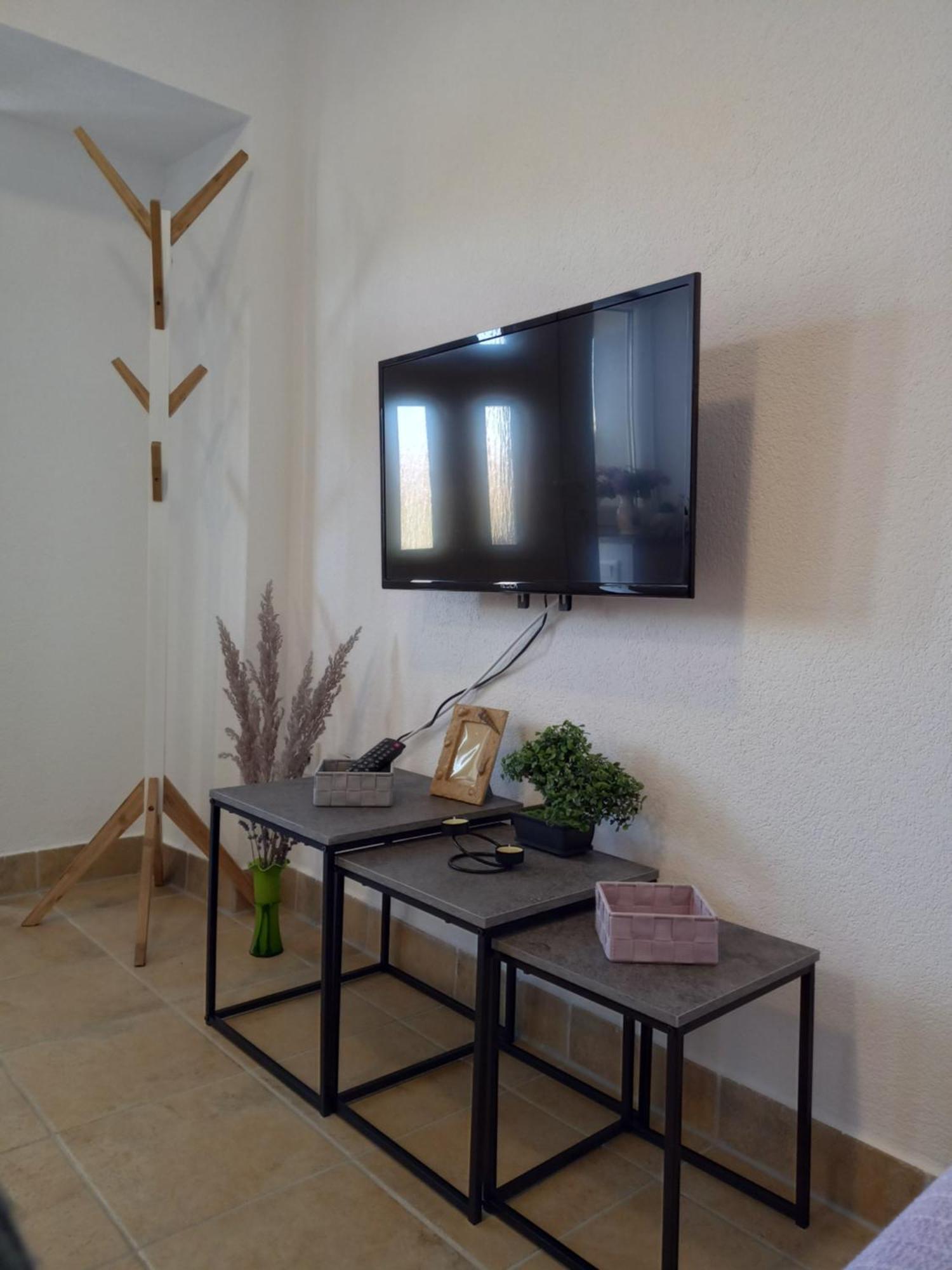 Apartman Kristina Vrbnik Ngoại thất bức ảnh